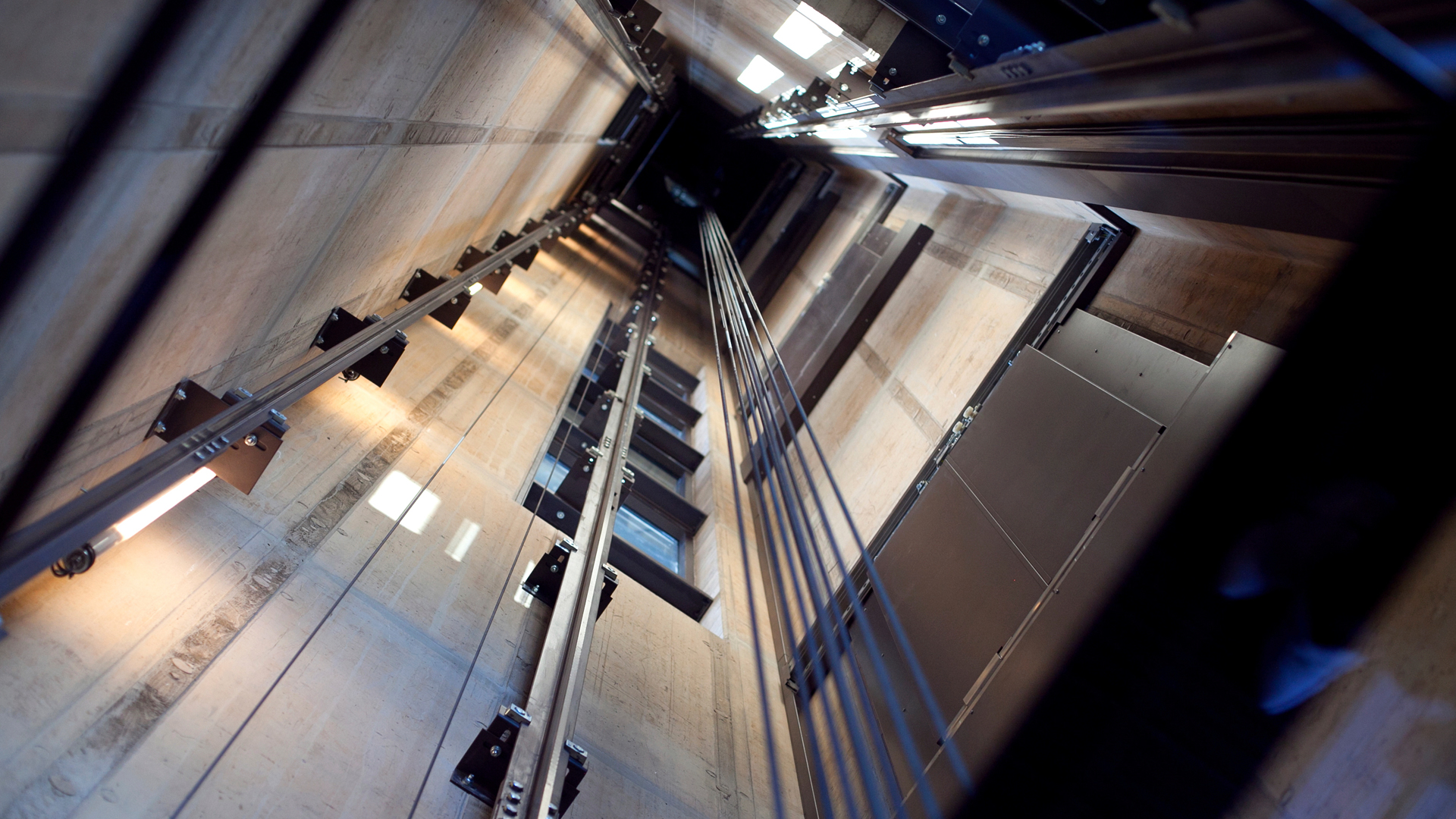 How An Elevator Company Manages Long-Term Service Contracts